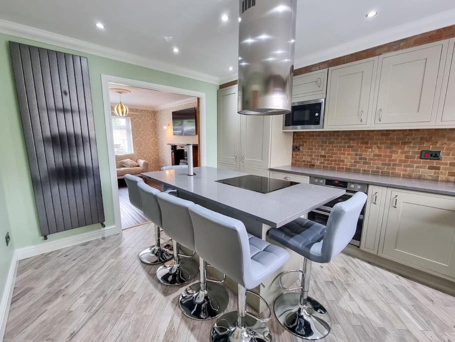 Stunning Family Home Close To The City Centre Manchester Exterior foto