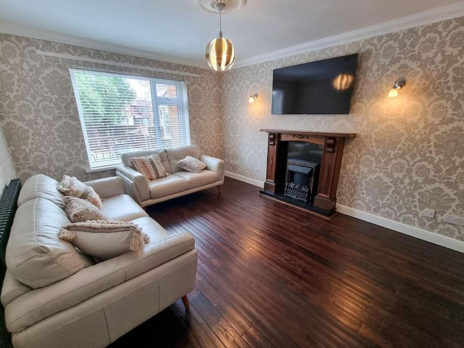 Stunning Family Home Close To The City Centre Manchester Exterior foto